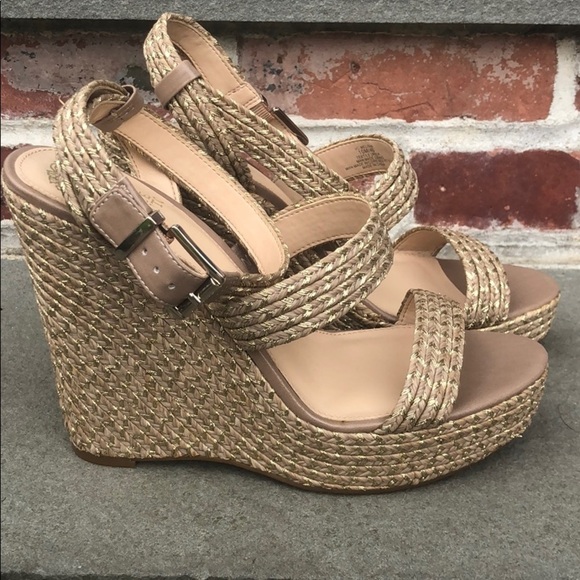 Vince Camuto platform heel - Picture 4 of 6